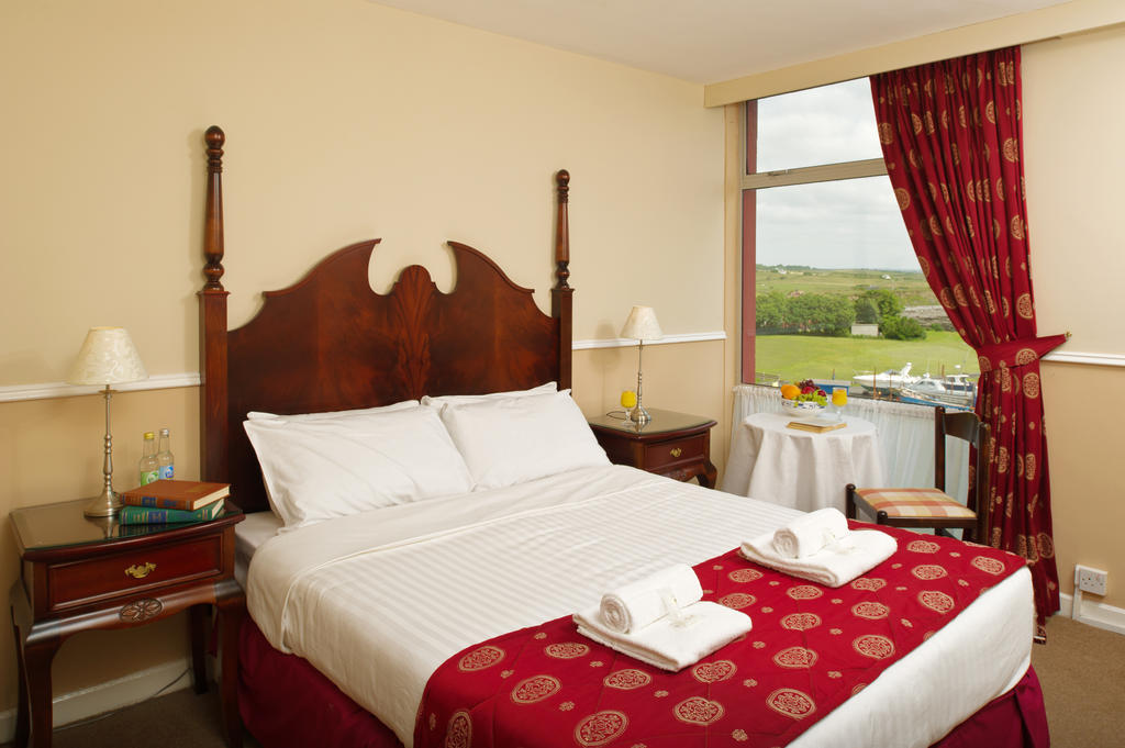 Logues Liscannor Hotel Екстер'єр фото